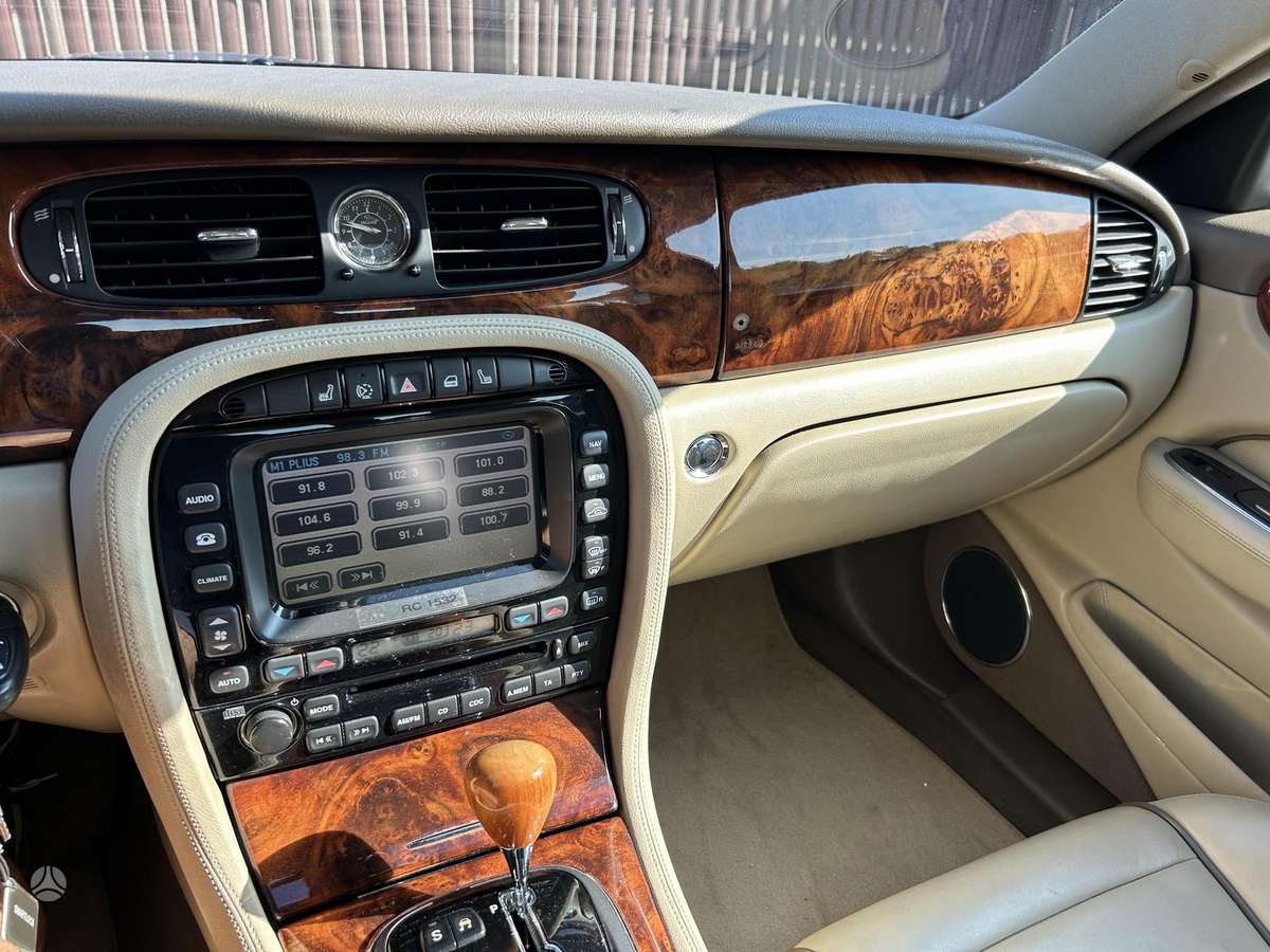 Jaguar XJ, 2.7 l., Седан