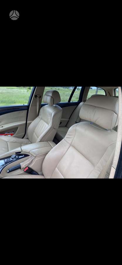 BMW 535, universalas