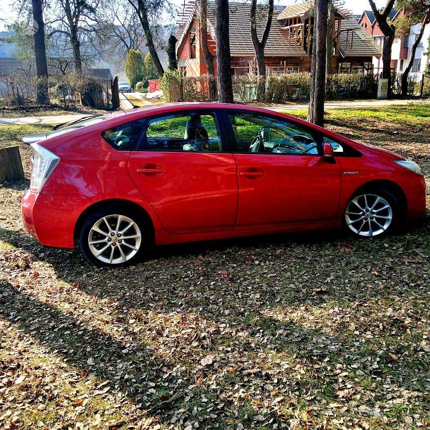 Toyota Prius - 4