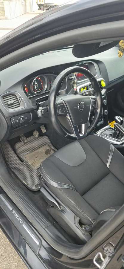 Volvo V40, 2.0 l., hatchback