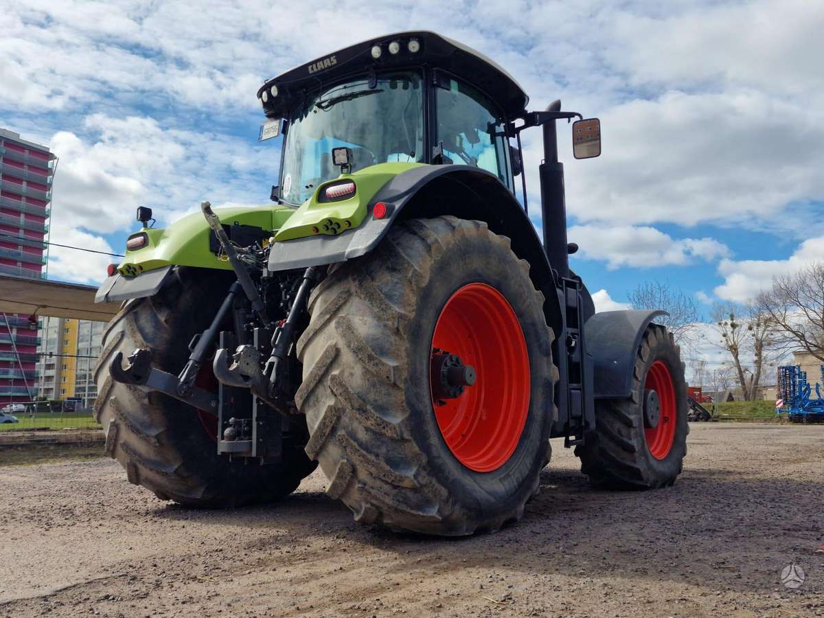 Claas Axion 950, tractors