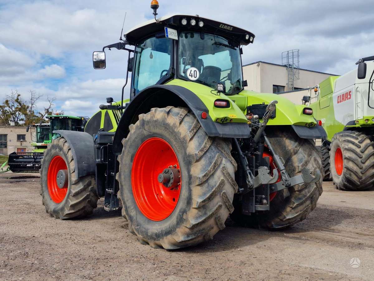 Claas Axion 950, traktoriai