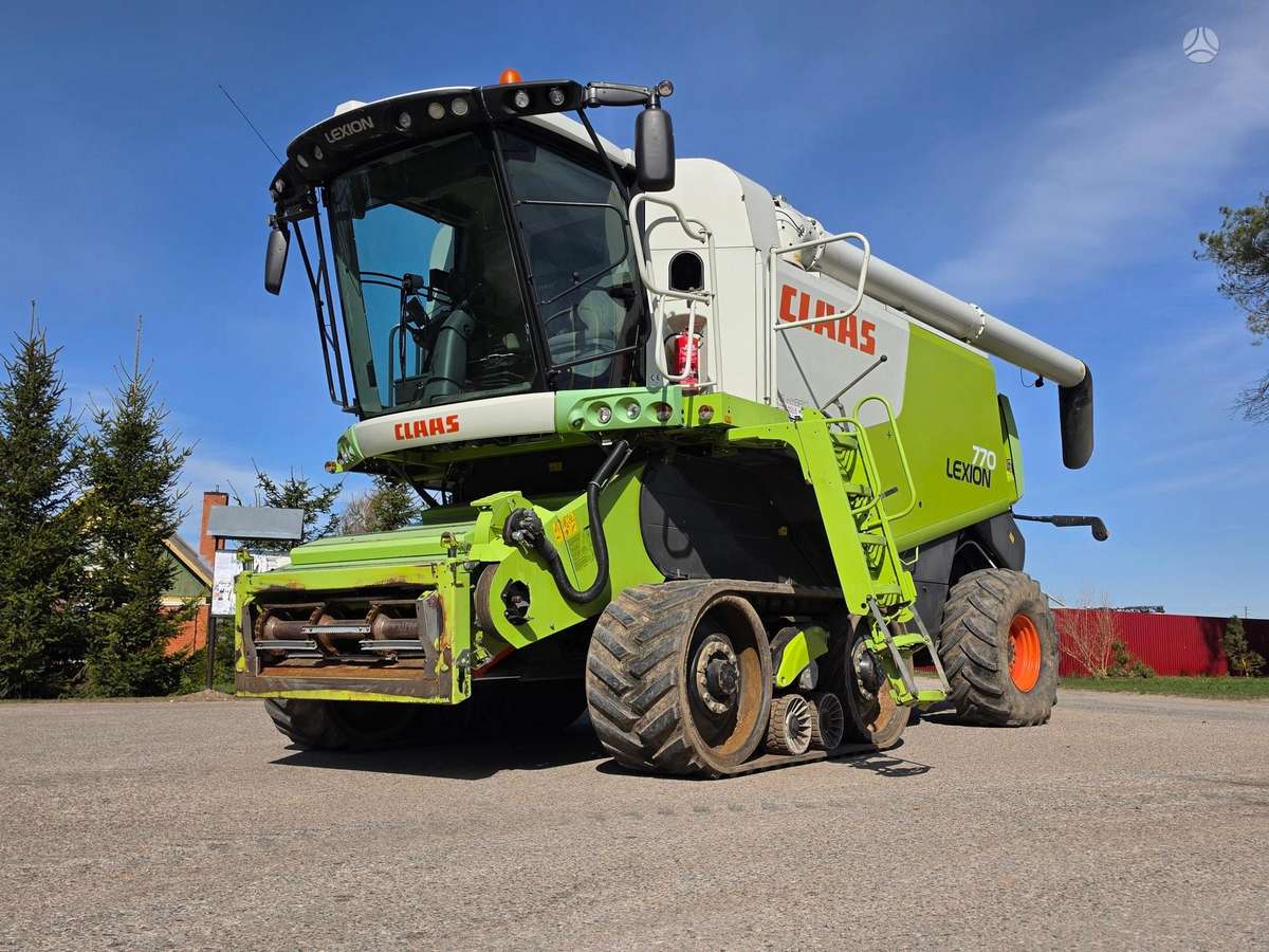 Claas Lexion 770TT, combine harvesters