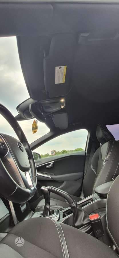Volvo V40, 2.0 l., hatchback