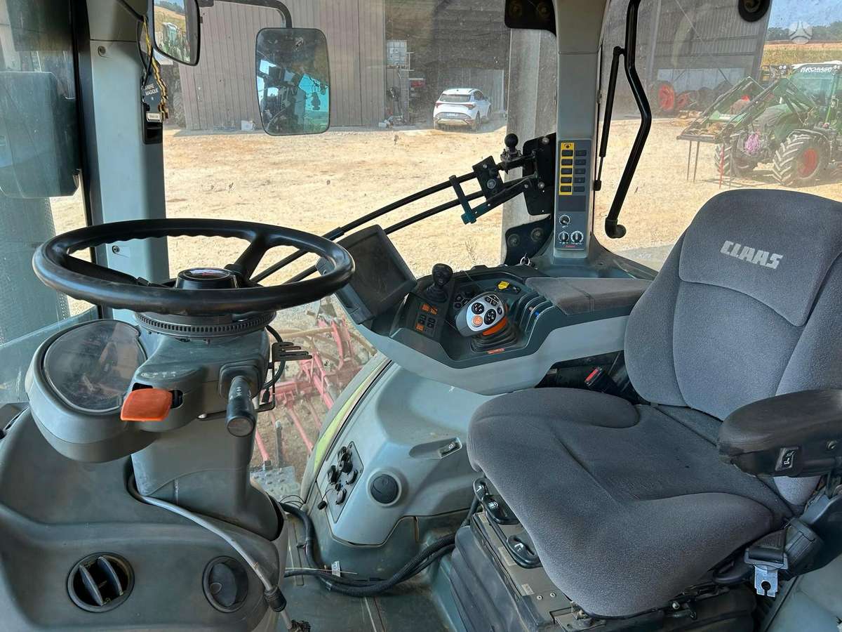 Claas Axion 850, traktoriai