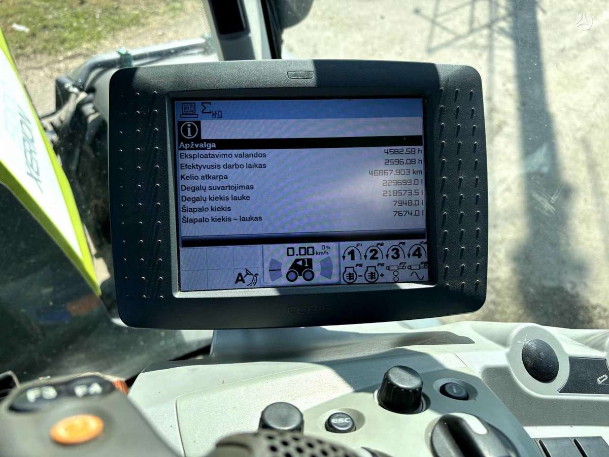 Claas Xerion 5000, tractors