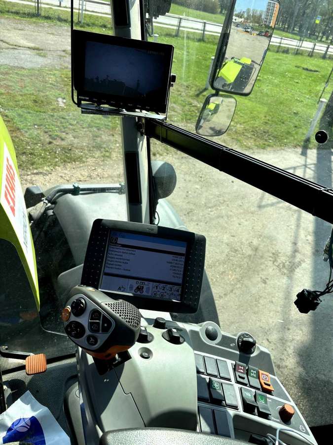 Claas Xerion 5000, tractors