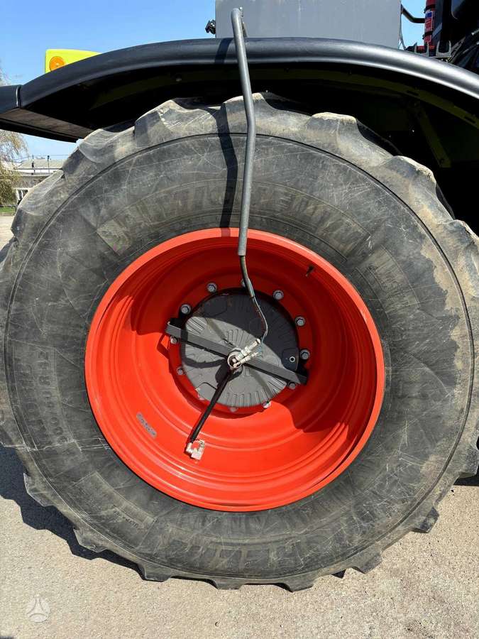 Claas Xerion 5000, traktori
