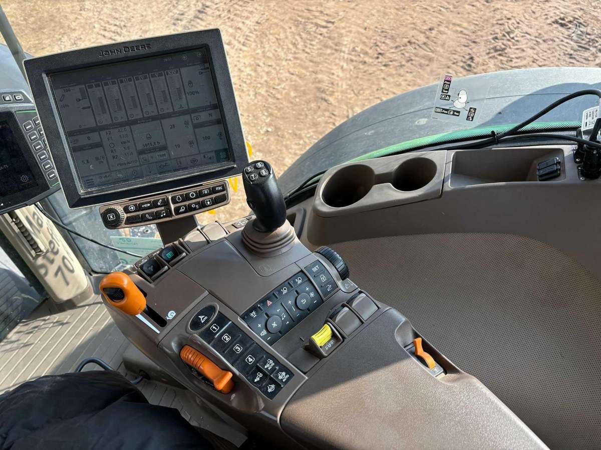 John Deere 7310R, traktoriai