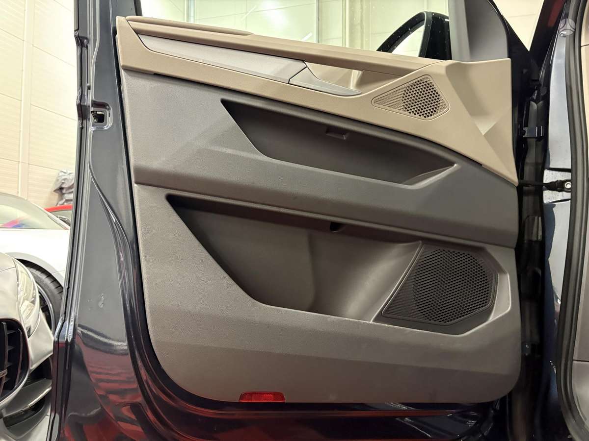 Volkswagen Multivan, 2.0 l., Минивэн