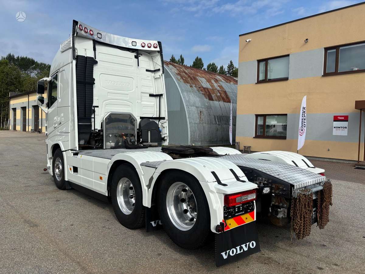 Volvo FH540, double sleeper