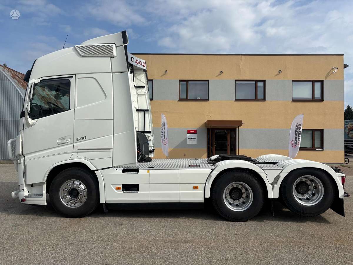 Volvo FH540, double sleeper