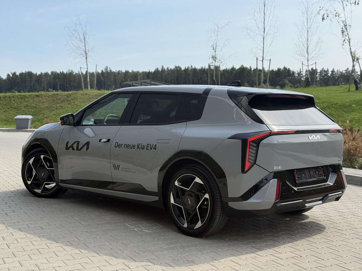 Kia EV4, 81 kWh, hatchback