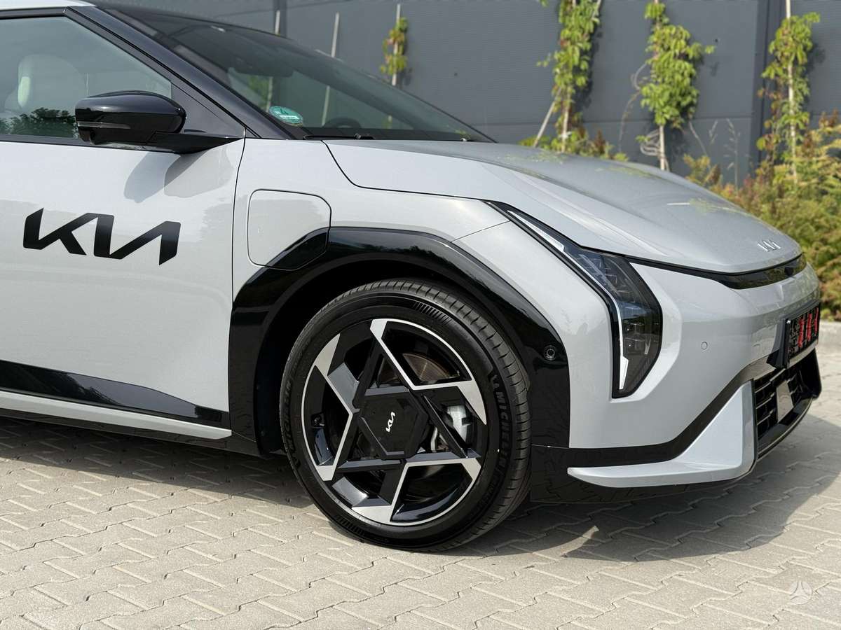 Kia EV4, 81 kWh, hatchback