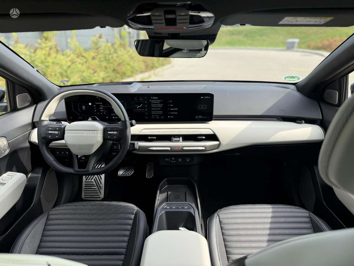Kia EV4, 81 kWh, hatchback