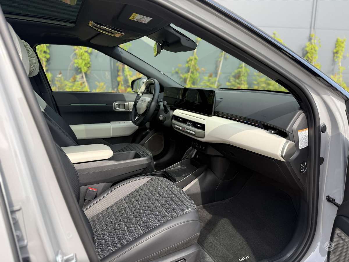 Kia EV4, 81 kWh, hatchback