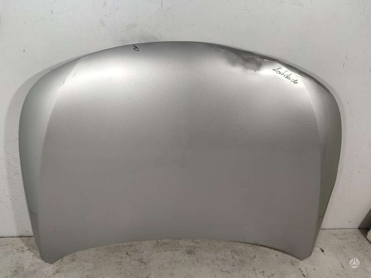 Renault Latitude hood (front, rear)
