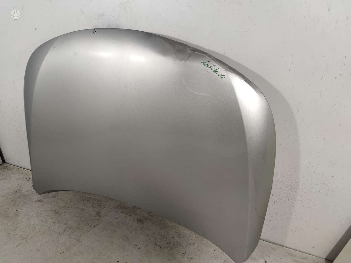 Renault Latitude hood (front, rear)