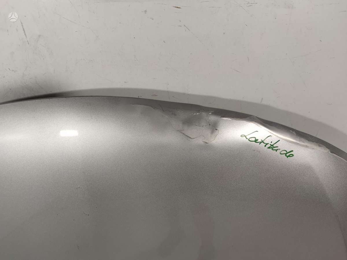 Renault Latitude hood (front, rear)