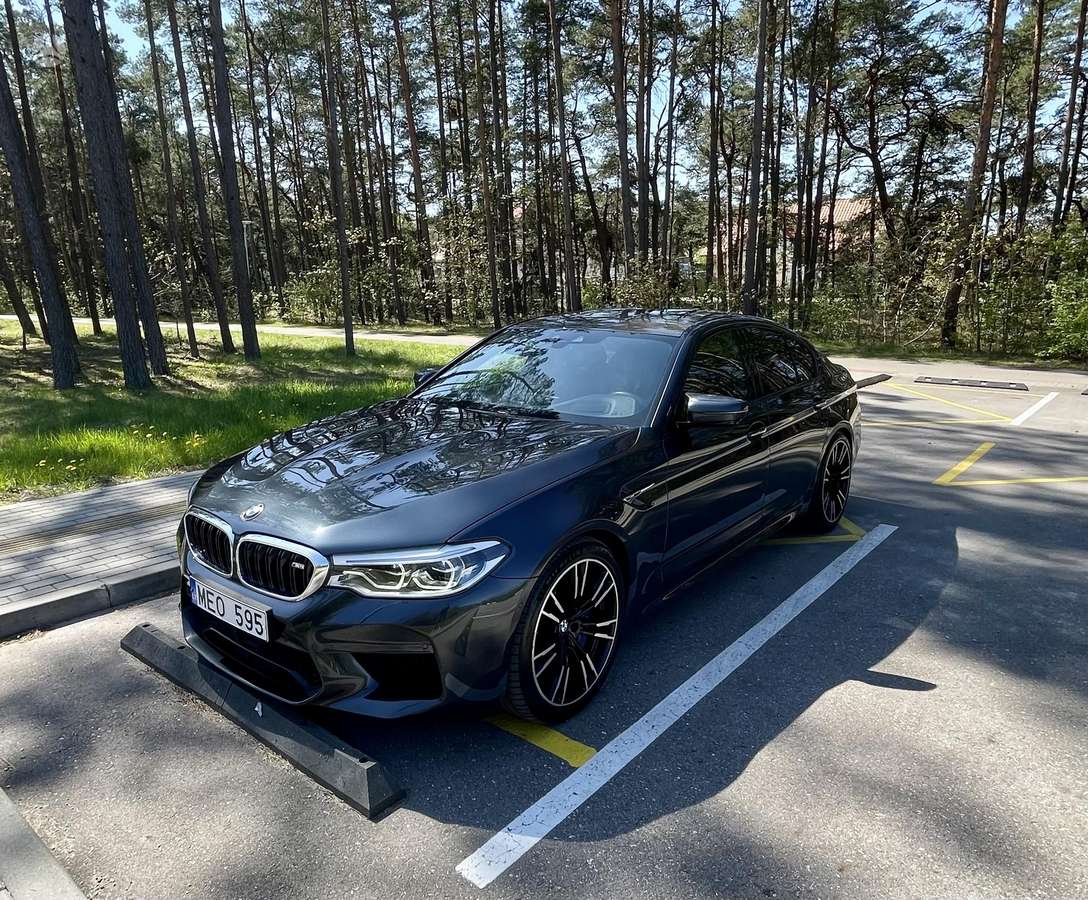 BMW M5, 4.4 l., Седан