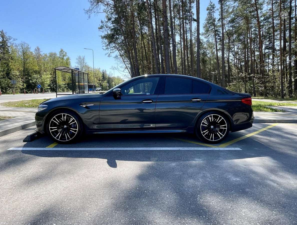 BMW M5, 4.4 l., Седан