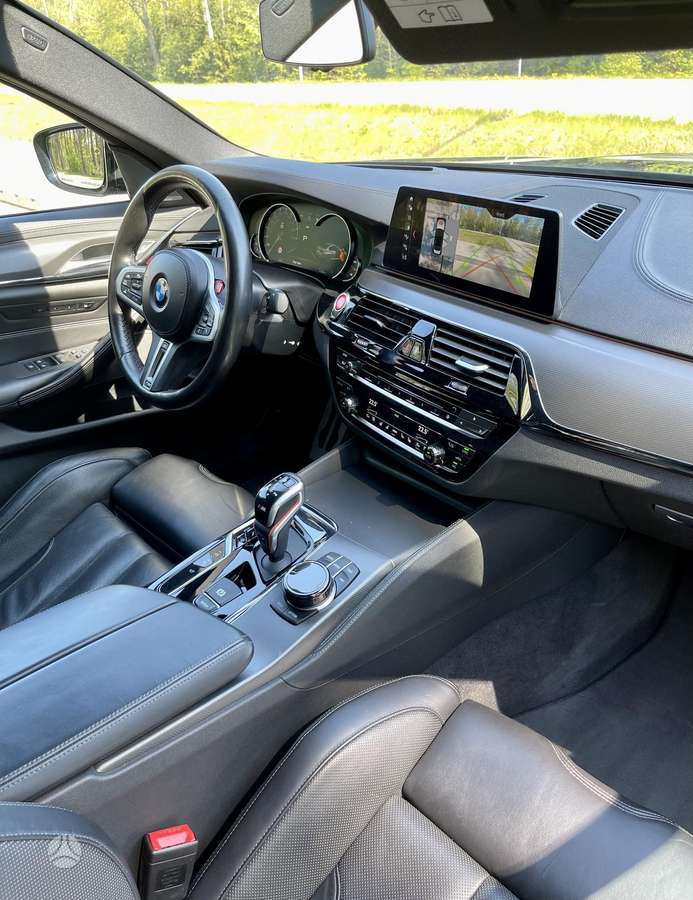 BMW M5, 4.4 l., Седан