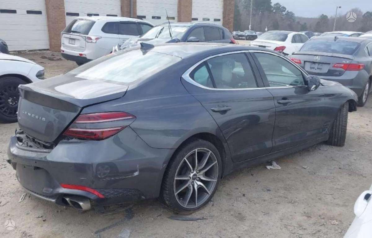 Genesis G70