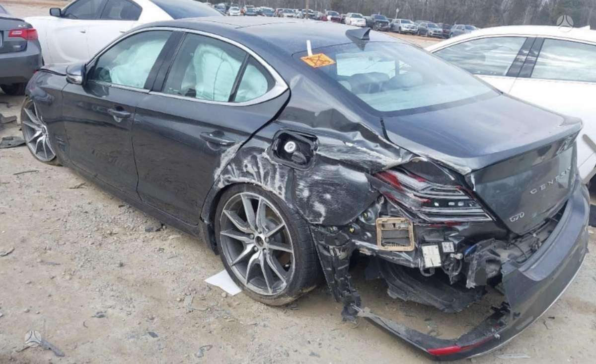 Genesis G70