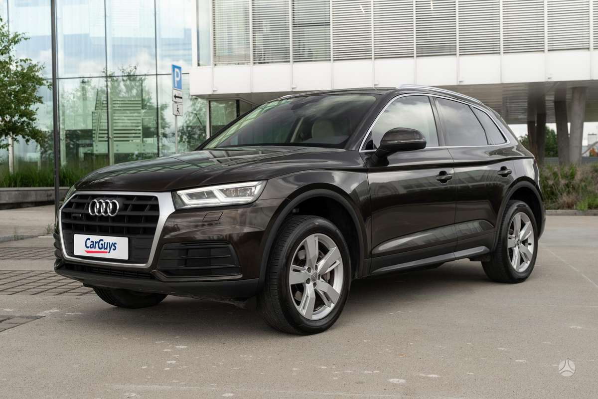 Audi Q5, 2.0 l., off-road / crossover