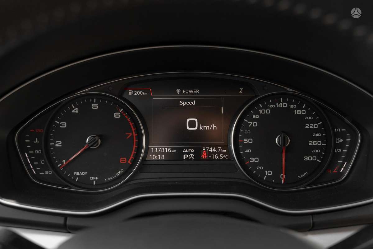Audi Q5, 2.0 l., off-road / crossover