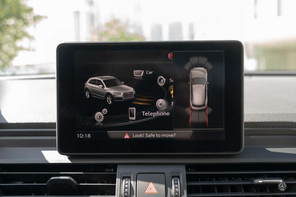 Audi Q5, 2.0 l., off-road / crossover