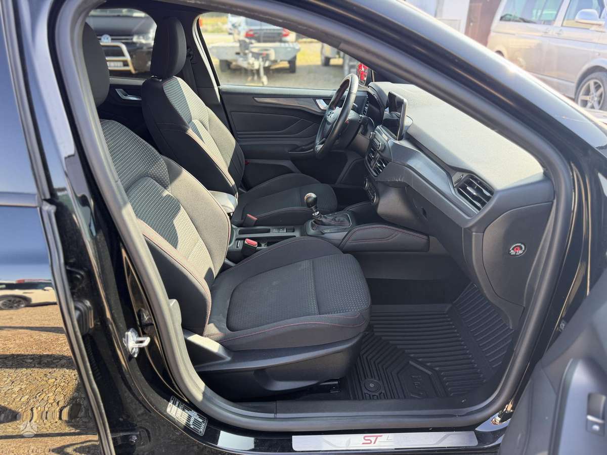 Ford Focus, 1.0 l., hatchback