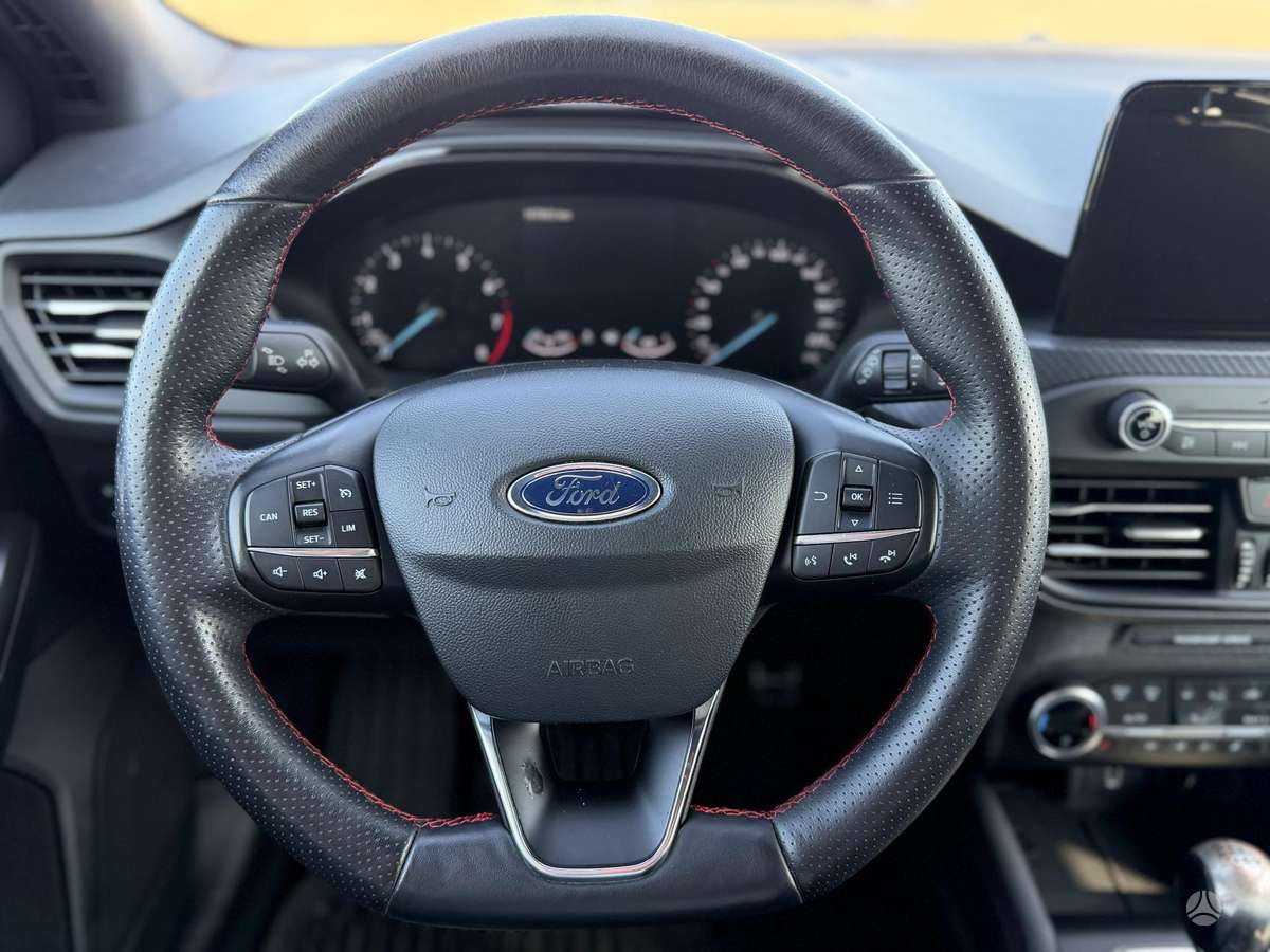 Ford Focus, 1.0 l., hatchback