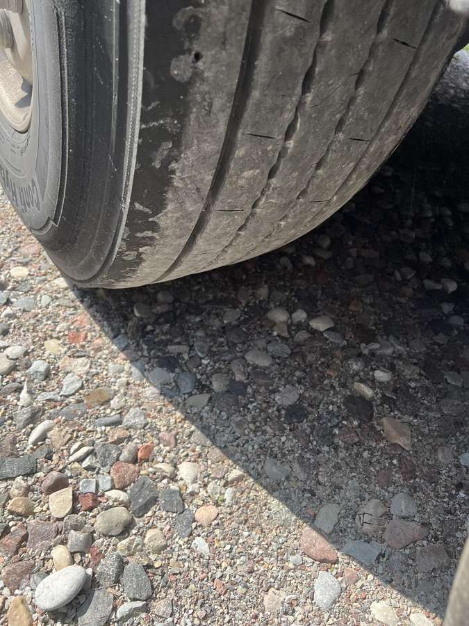 Knapen, su slankiojančiomis grindimis