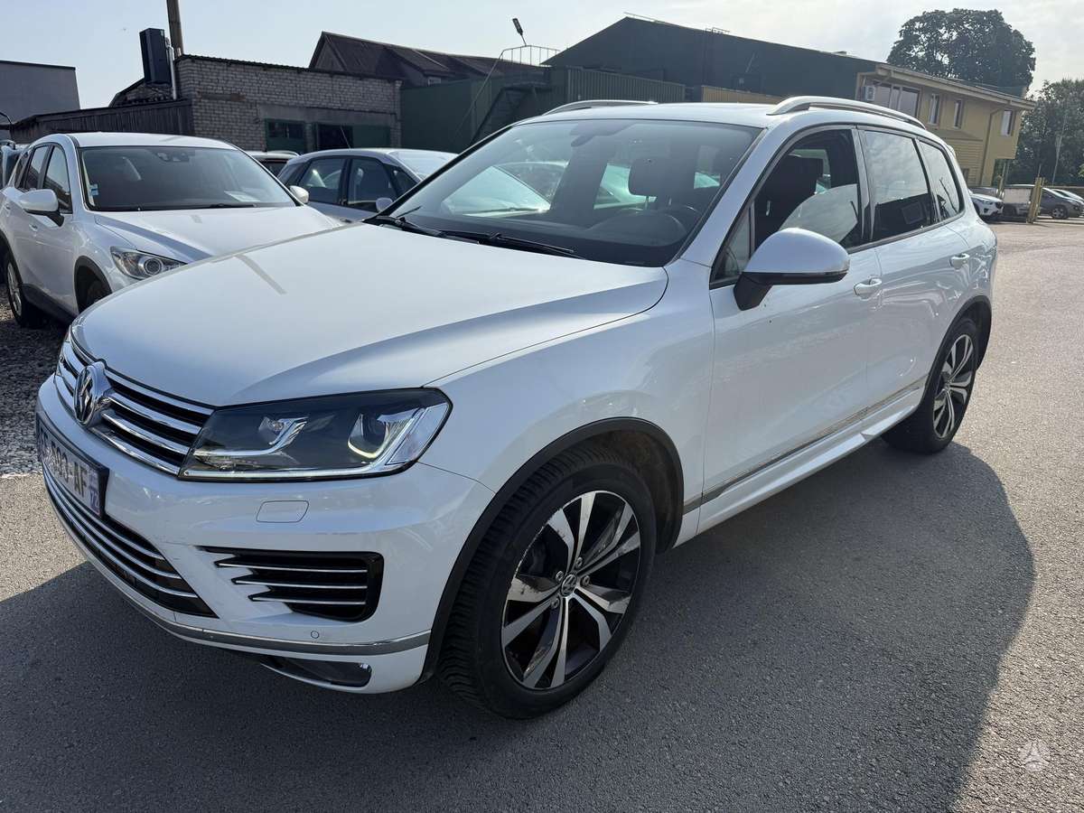 Volkswagen Touareg - 1