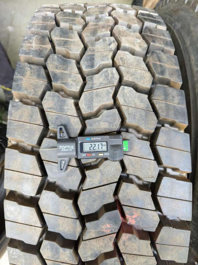 Bridgestone, universalios 295/60 R22,5