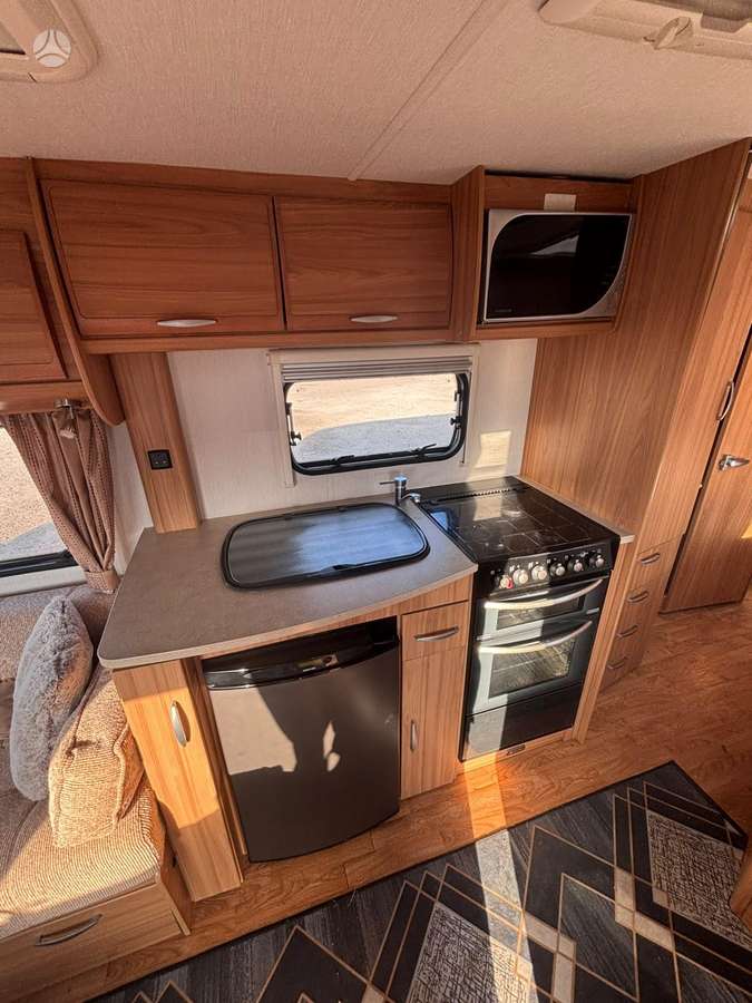 Lunar Clubman, кемперы