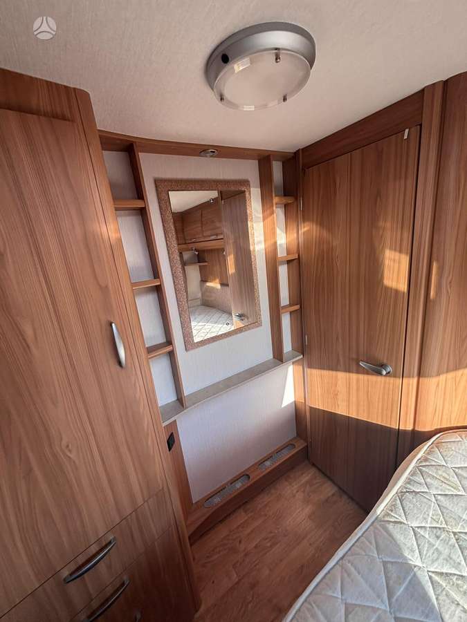 Lunar Clubman, кемперы