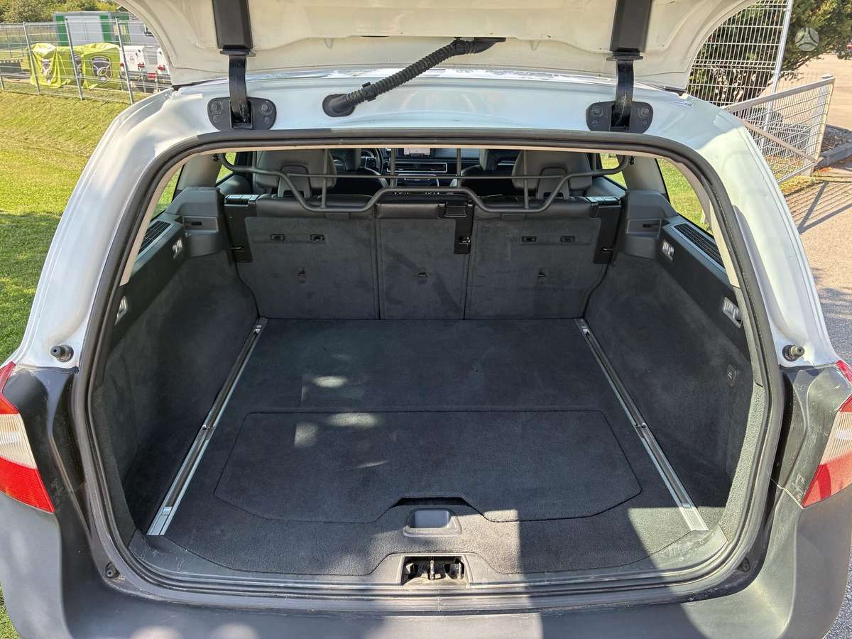Volvo XC70, 2.4 l., wagon