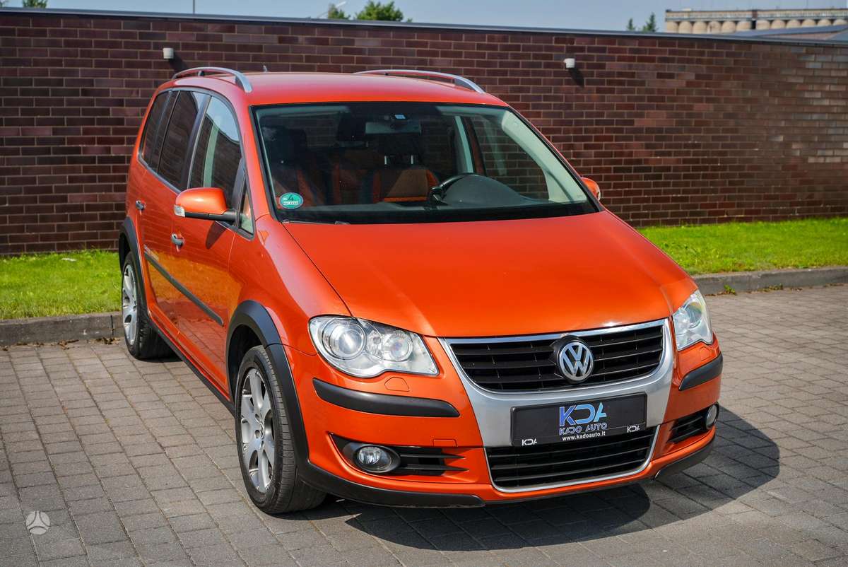 Volkswagen Touran - 2
