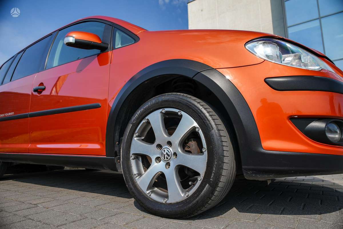 Volkswagen Touran - 6