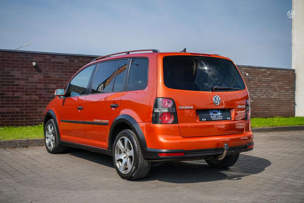 Volkswagen Touran - 8