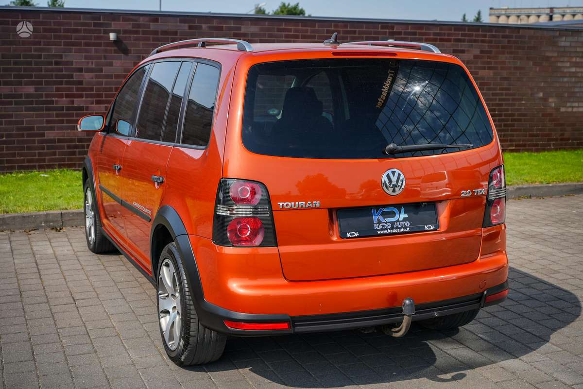 Volkswagen Touran - 9