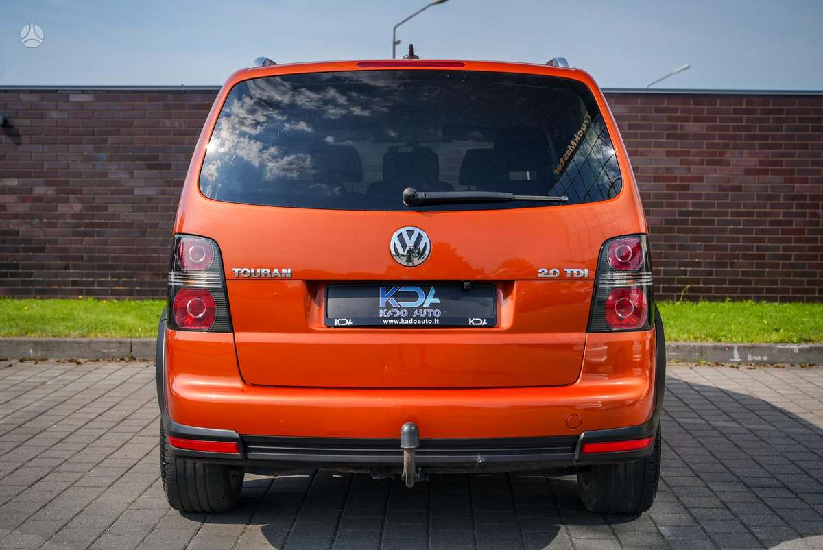 Volkswagen Touran - 10