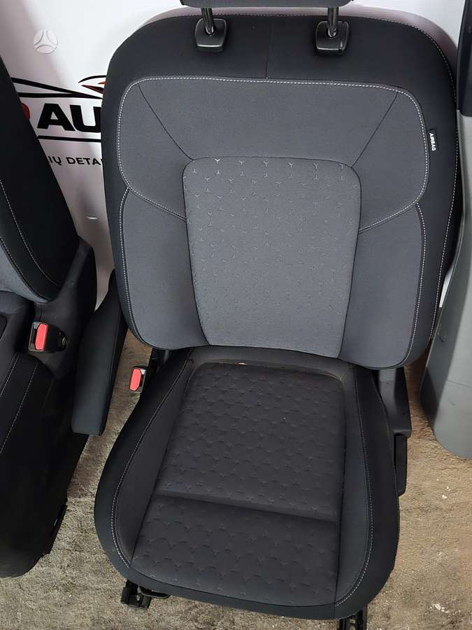 Ford Transit Custom, Ratai, salonas
