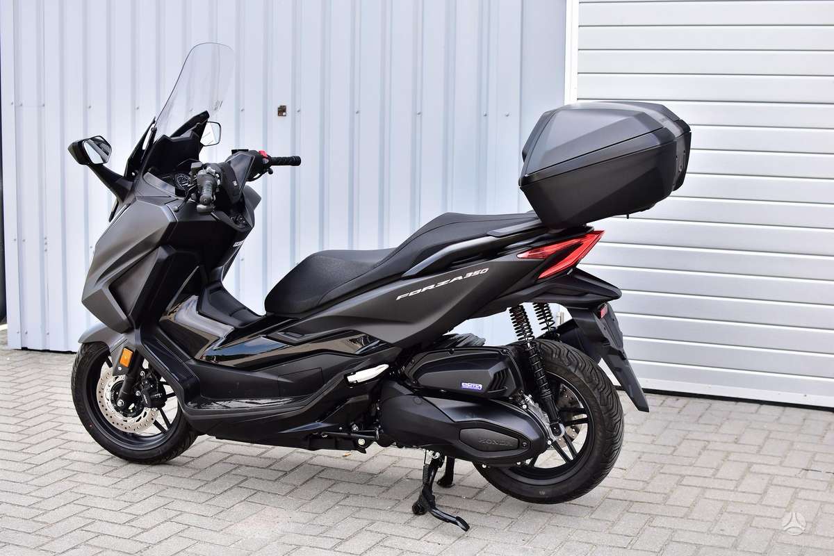 Honda Forza 350cc, мотороллеры / мопеды