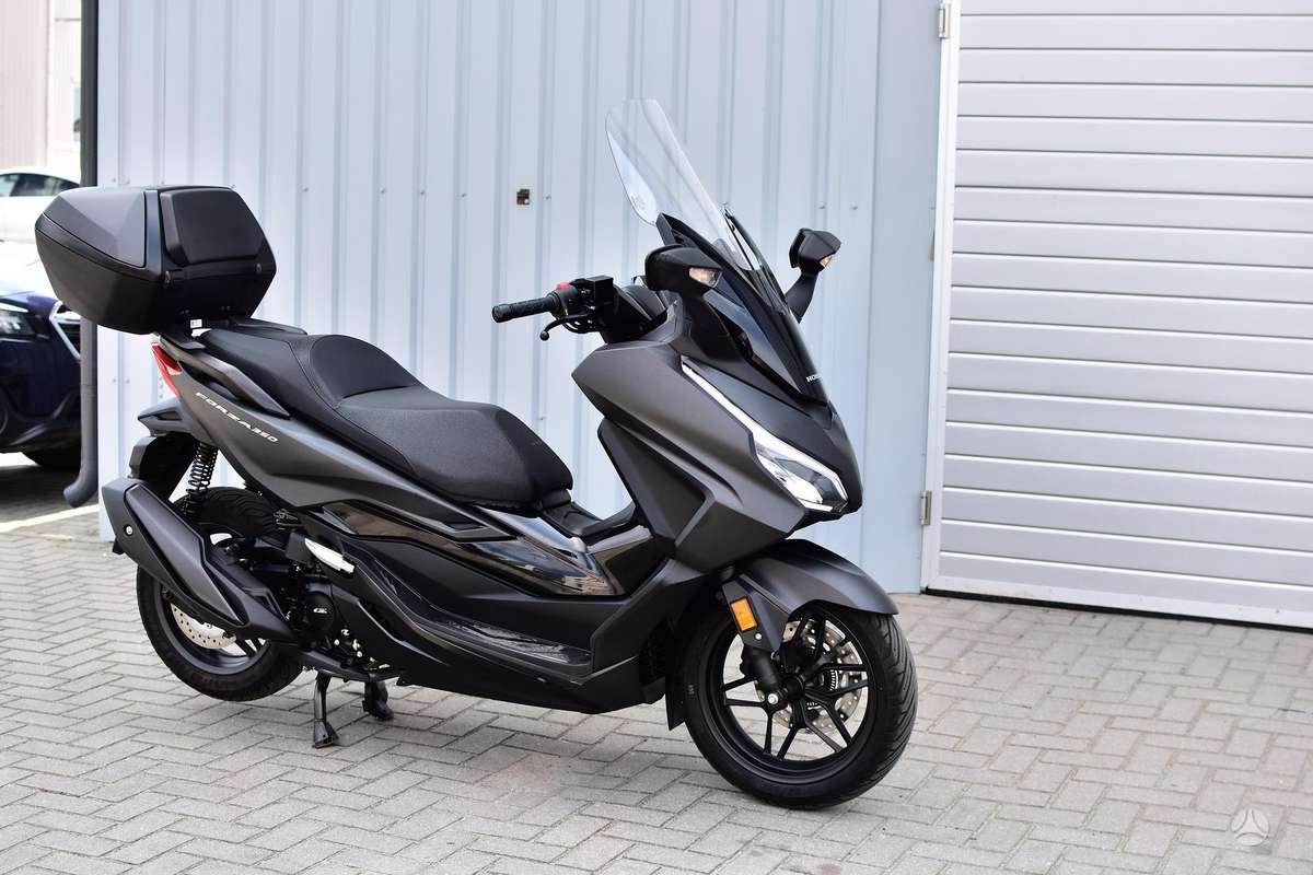 Honda Forza 350cc, мотороллеры / мопеды