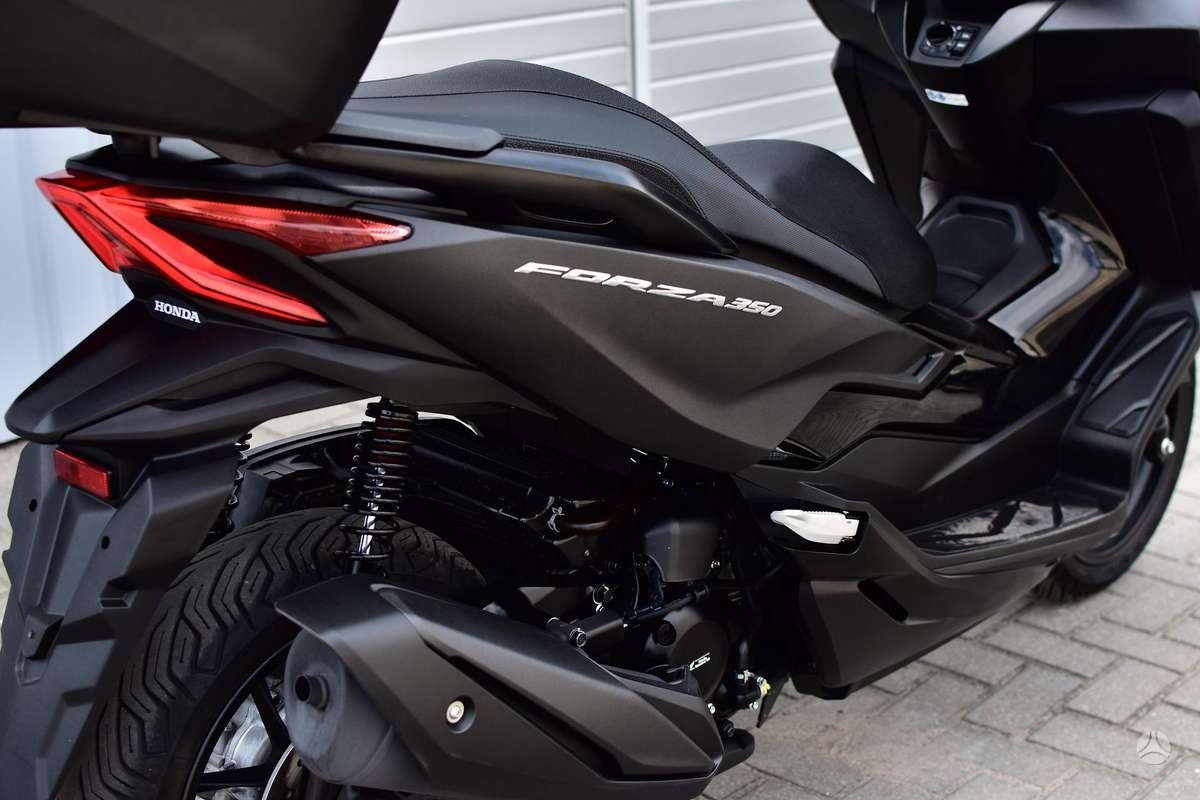 Honda Forza 350cc, мотороллеры / мопеды
