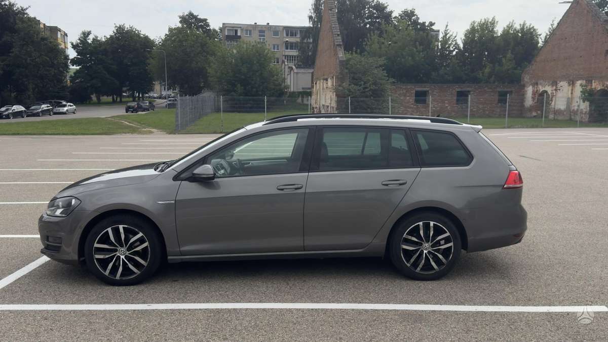 Volkswagen Golf - 2