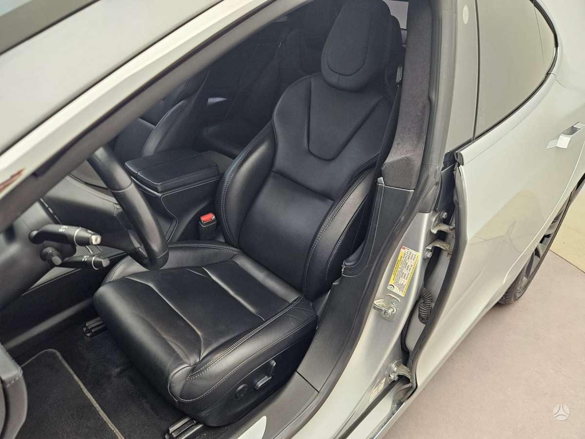 Tesla Model S, 79 kWh, hatchback